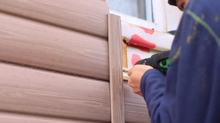 Storm Damage Siding Repair in Oldsmar, FL